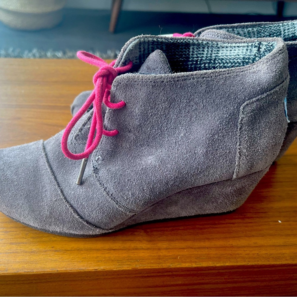 Toms suede platform ankle boots